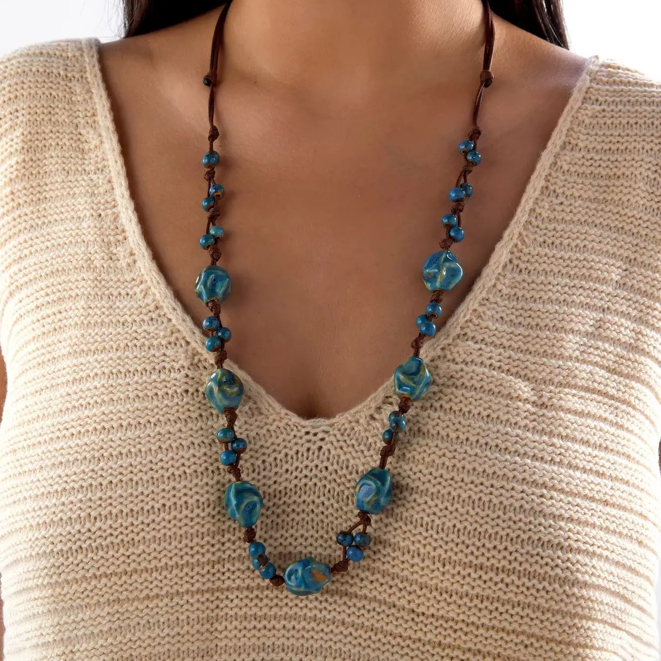 Bohemian Retro Green Stone Beaded Long Necklace for Women Hand-Woven Ethnic Style Retro Adjustable Necklace Party Jewelry Gifts