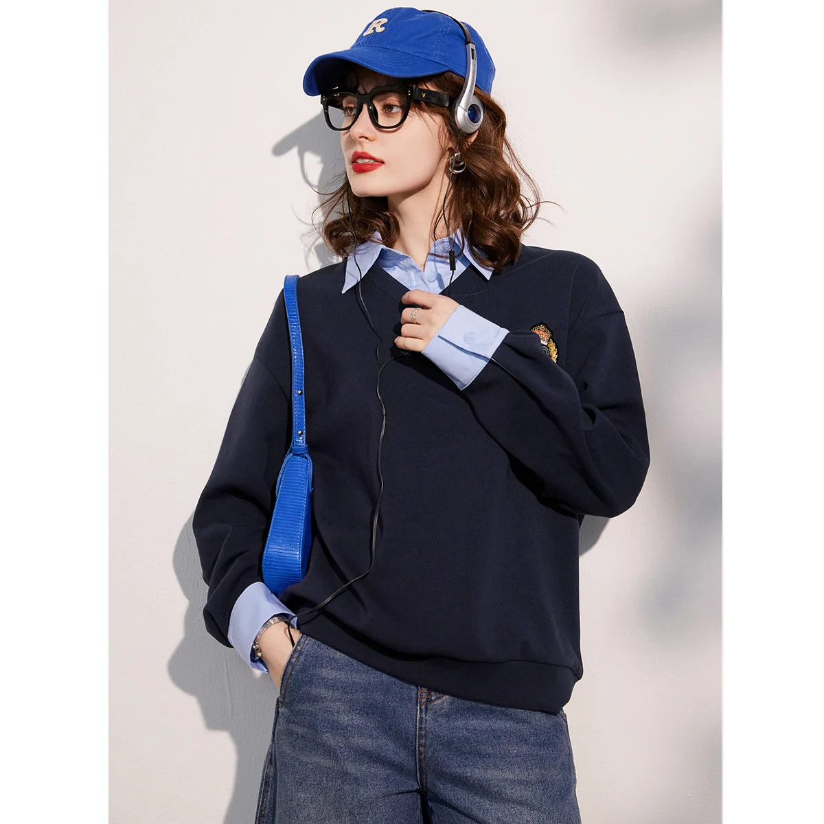 LOUIS YAO 2024  Age-reducing Shirt Collar Fake Two-piece College Style Embroidered Logo Long-sleeved Women\'s Sweatshirt