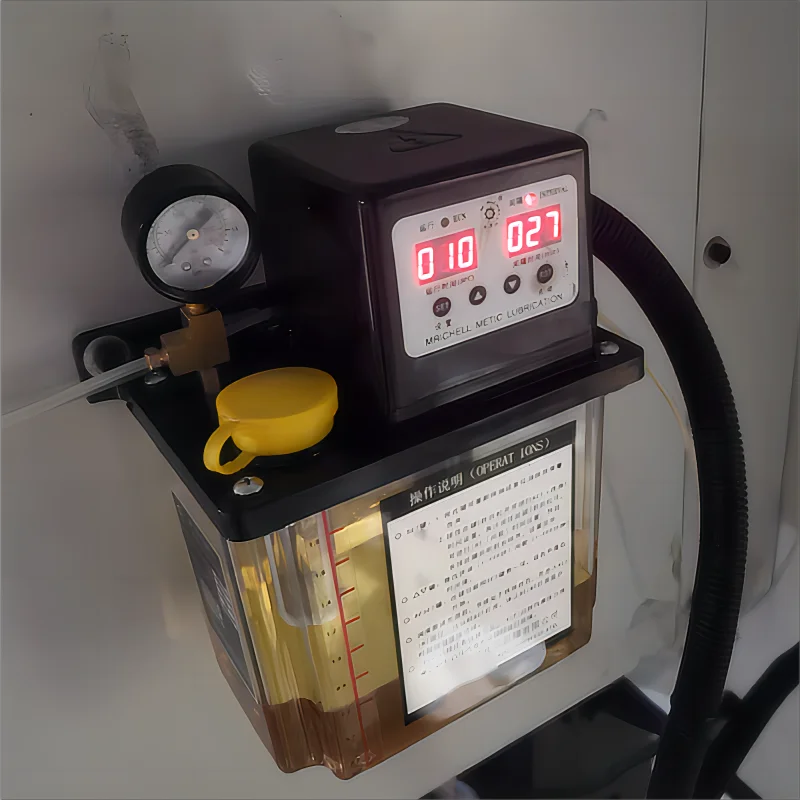 Pompa di lubrificazione automatica da 1,5 litri 220V/110V pompa olio digitale con Timer elettronico CNC con manometro