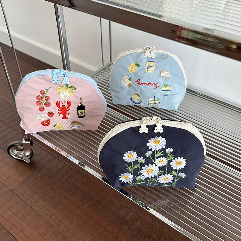 

Original Embroidery Small Illustration Storage Bag Cute Dog Pattern Makeup Pouch Cute Large Capacity Travel Toiletry Organizer