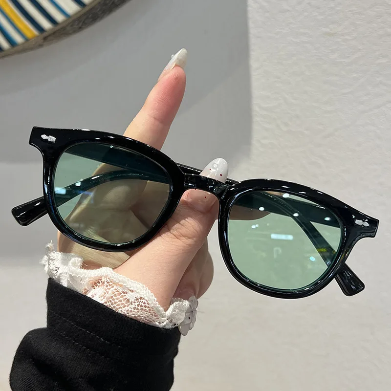 

New Small Frame Oval Shape Sunglasses Men's Vintage Sun Glasses Women Outdoor Leisure Eyewear UV400 Oculos De Sol Glasses