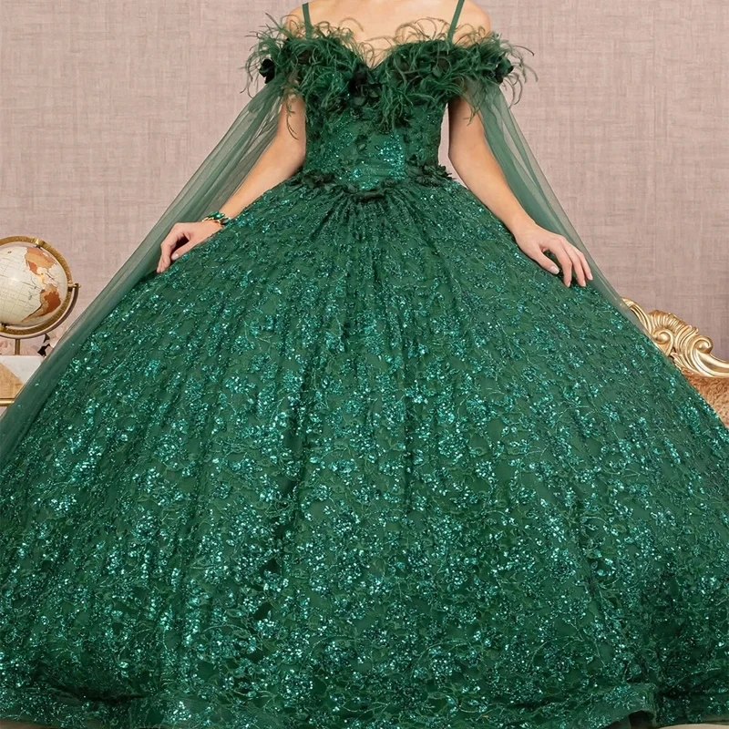 

Emerald Green Ball Gown Quinceanera Dresses Off The Shoulder Appliques Lace Beads Feather With Cape Corset Vestidos Para XV Años