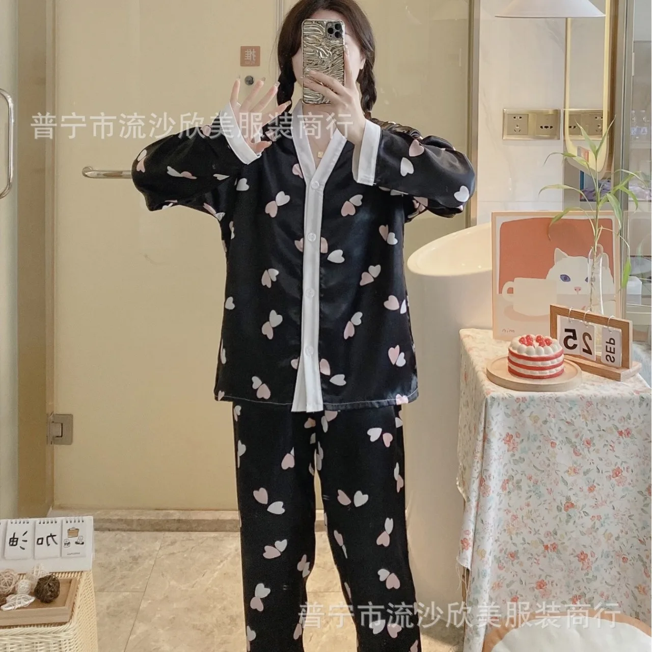 Autumn New Ladies Ice Silk Pajamas Ms. Long-sleeved Pants V-neck Cardigan Simulation Silk Loose Lapel Ms. Homewear Pajama Set