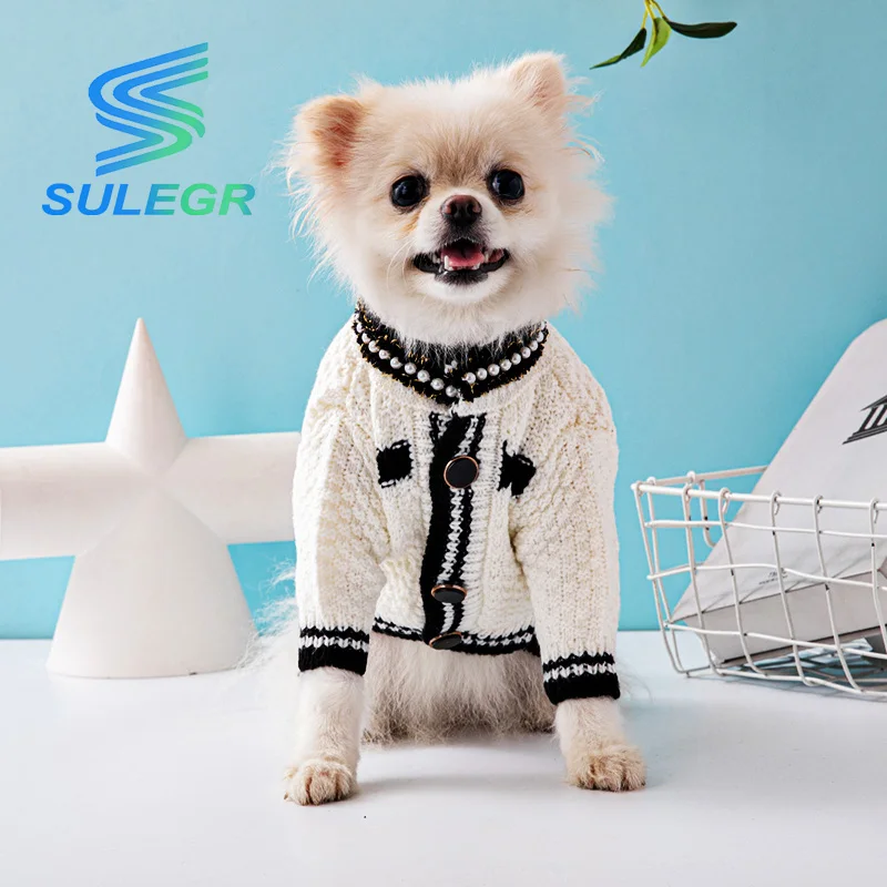 SULEGR Pet sweater luxurious brand with brooch fashionable and trendy brand dog clothing Fadou Schnauzer dog sweater