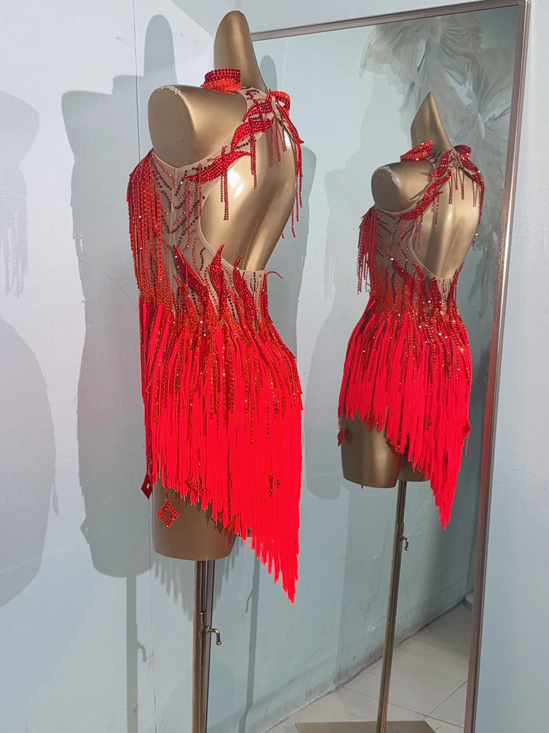 Latein-Tanzkostüm mit Strasssteinen für Damen, Erwachsene und Kinder, hochwertiges, maßgeschneidertes Samba High Flash-Kleid mit roten Quasten und Diamanten