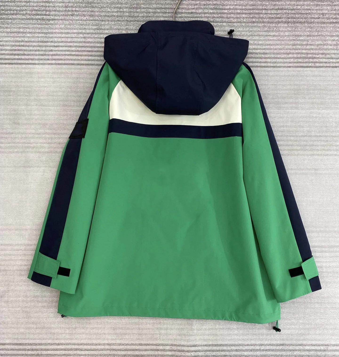 Women's ClothingStand-up collar hooded, loose fit, contrasting color splicing design, fashionable and exquisite jacket