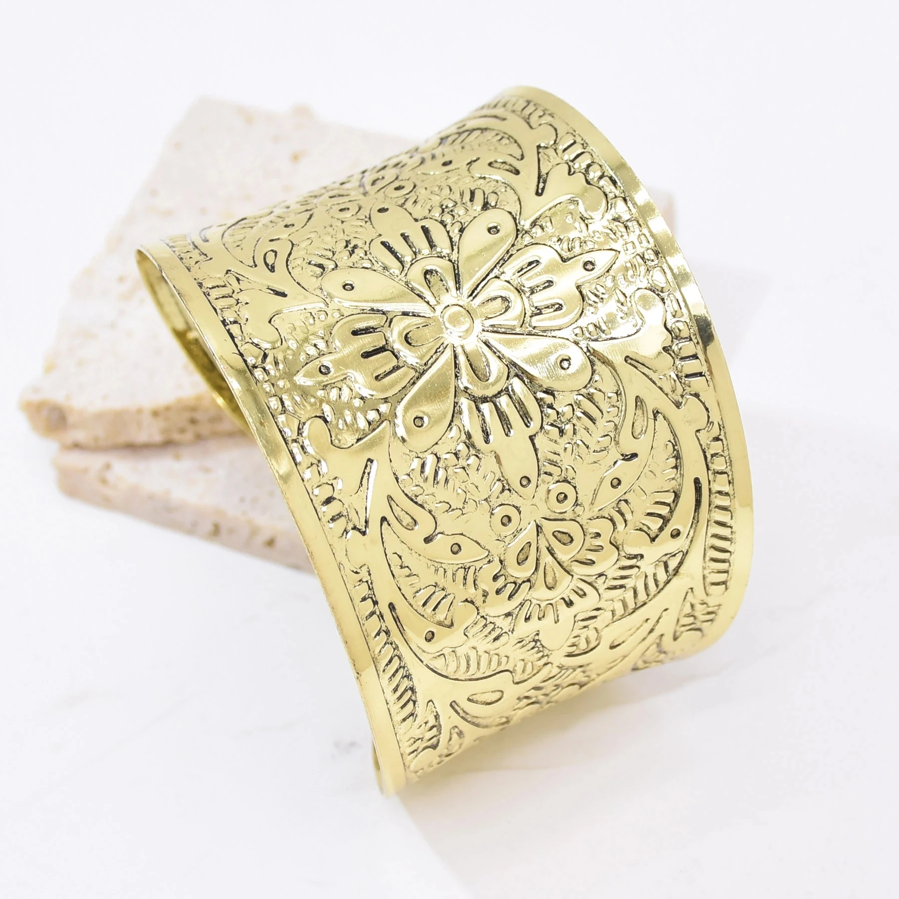 Vintage Gypsy Gold Silver Color Open Metal Arm Bracelet Bohemian Carving Flower Cuff Bracelets Bangle Punk Statement Jewelry