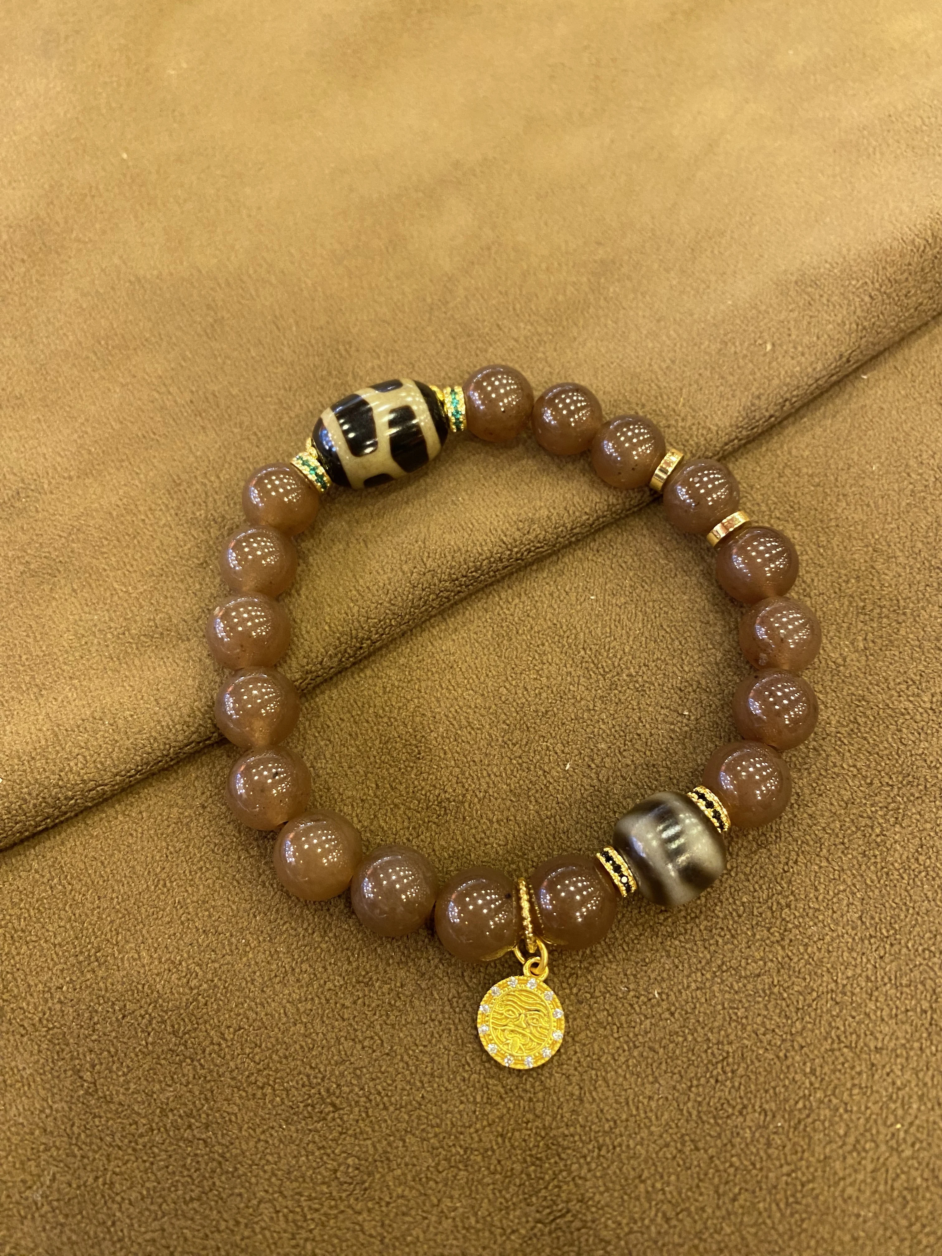 Picture 3: Caramel Chalcedony Dzi Bead Bracelet