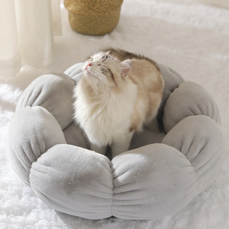 

Cute flowers Cat Bed Four Seasons Are Available Pet House Suitable for Outdoor Picnic Travel Cats Products for Pets