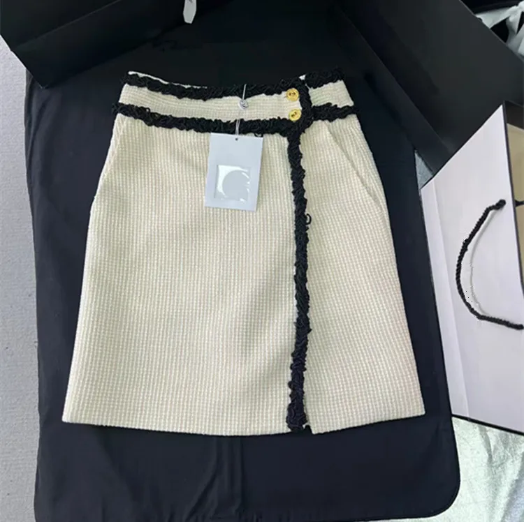 Customization New summer 2026 style women's clothing from Europe and America Long-sleeved beige tweed coat and skirt set
