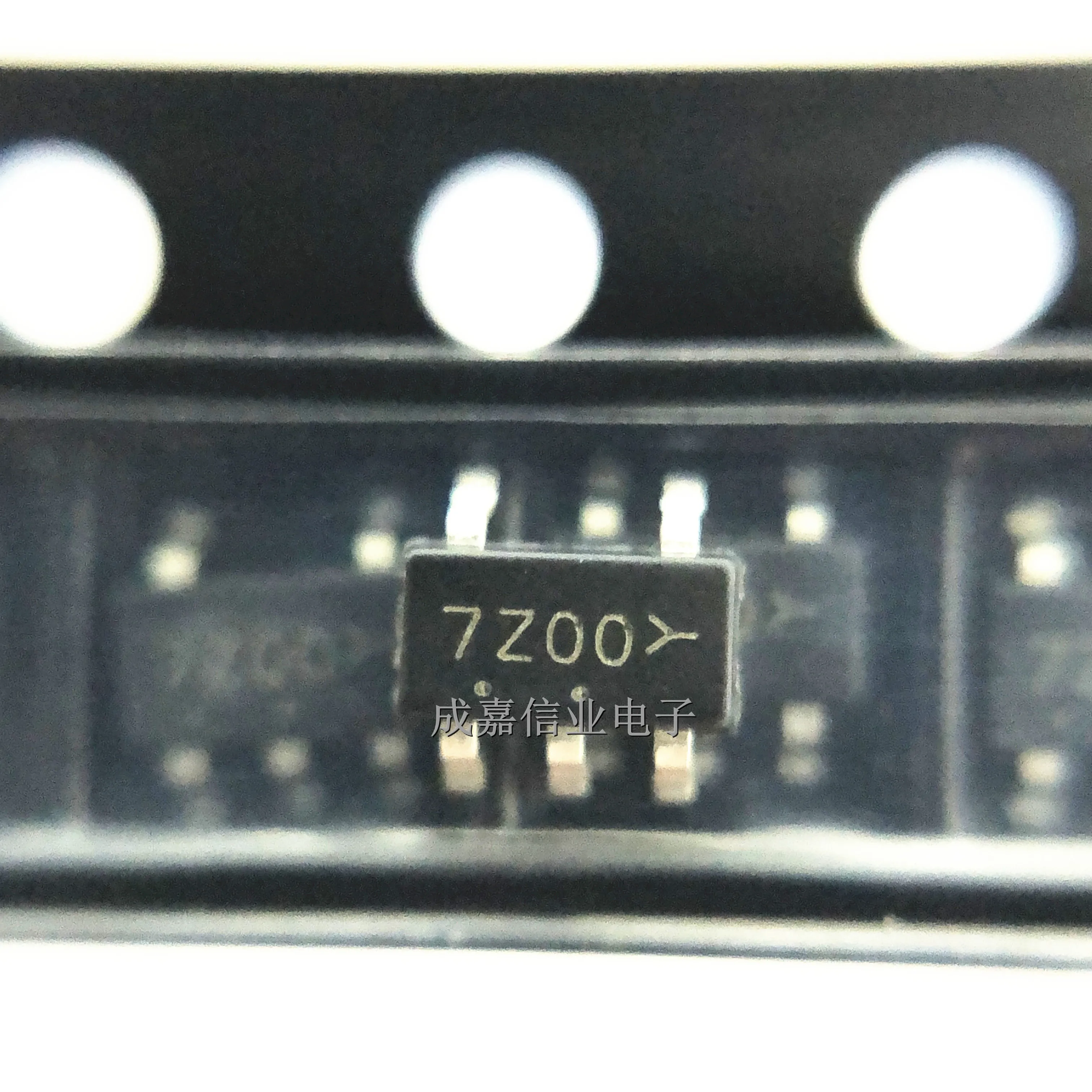 100pcs/Lot NC7SZ00M5X SOT-23-5 MARKING;7Z00 Logic Gates UHS 2-Inp NAND Gate Operating Temperature:- 40 C-+ 85 C