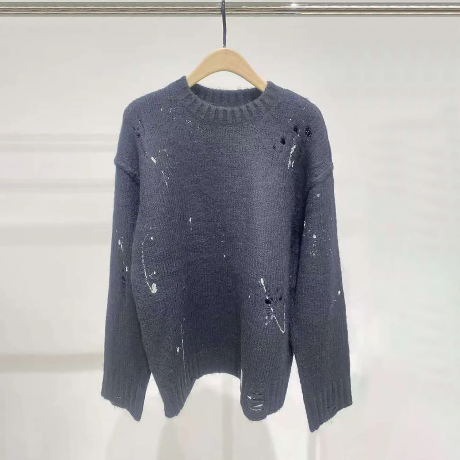 

Ретро-свитер с длинными рукавами и круглым вырезом, свободного кроя, с дизайнерскими отверстиями, для женщин, высококачественная зимняя мода от Nan You