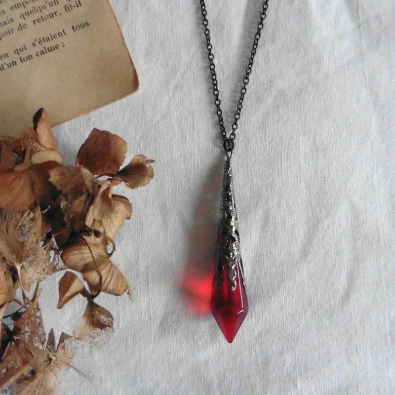 1 Stück Gotische Rote Kristall-Anhänger-Halskette für Damen und Herren Vintage Dunkler Stil Blutstropfen-Halskette Punk Hexen Paar-Schmuck Geschenk