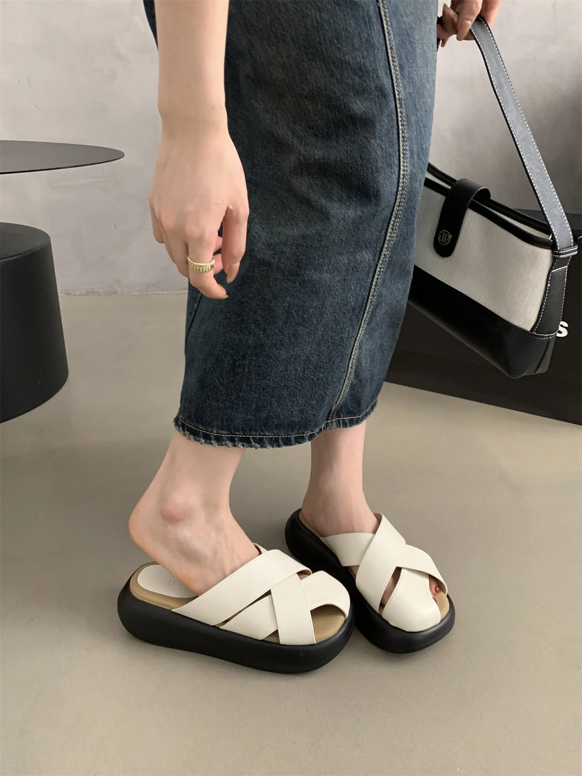 Platform penutup kaki berongga setengah sandal untuk wanita 2024 baru Slingback musim panas Retro Roma sandal tenunan datar Slip-on sepatu Muller