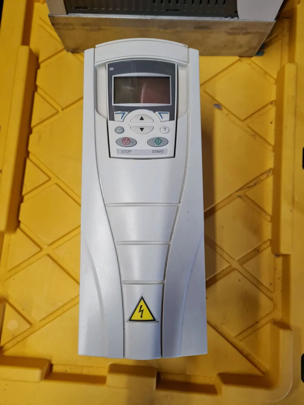 

Brand New ACS550-01-03A3-4 ACS550-01-04A1-4 ACS550-01-05A4-4 One Year Warranty