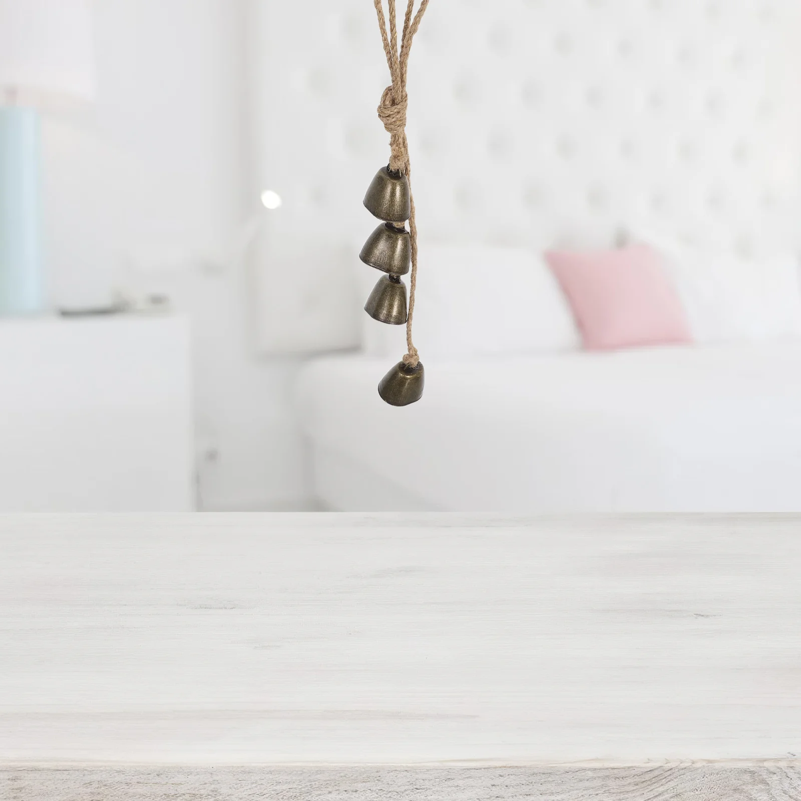 

Rustic Vintage Cowbell Wind Chime Metal Bell Jute Rope Outdoor Hanging Decor for Patio Balcony Farmhouse Wind Chime Pendant