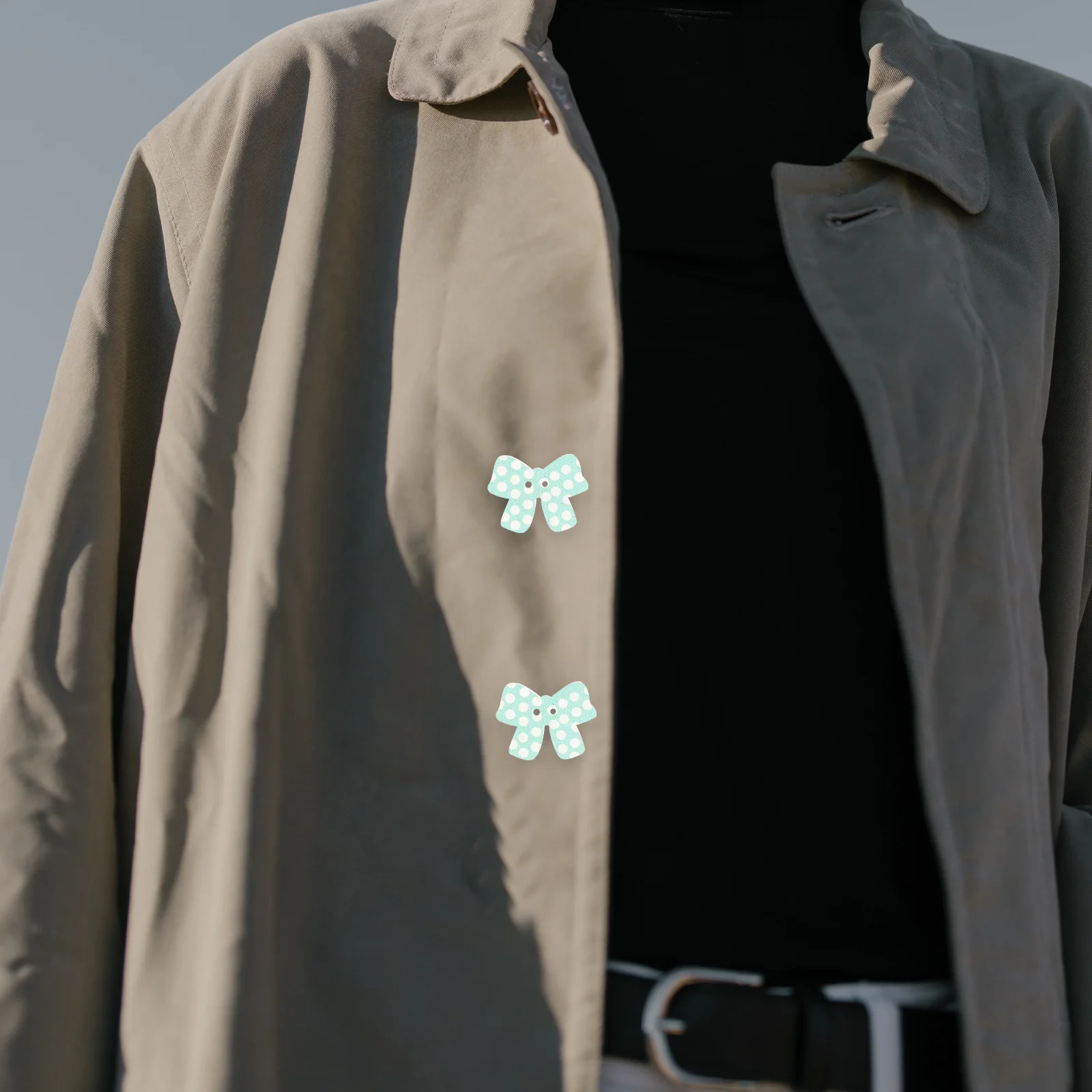 

50Pcs Wood Bowknot Sewing Buttons Colorful DIY Decorative Buttons for Clothing Handmade Clothes Replacement Accessories