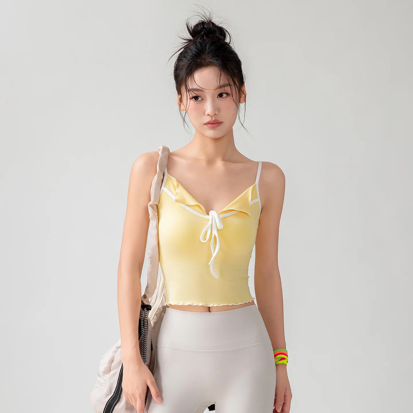 Canotta da donna con reggiseno incorporato premium con retro scollato, gilet sportivo da yoga monopezzo ad asciugatura rapida per allenamento in palestra