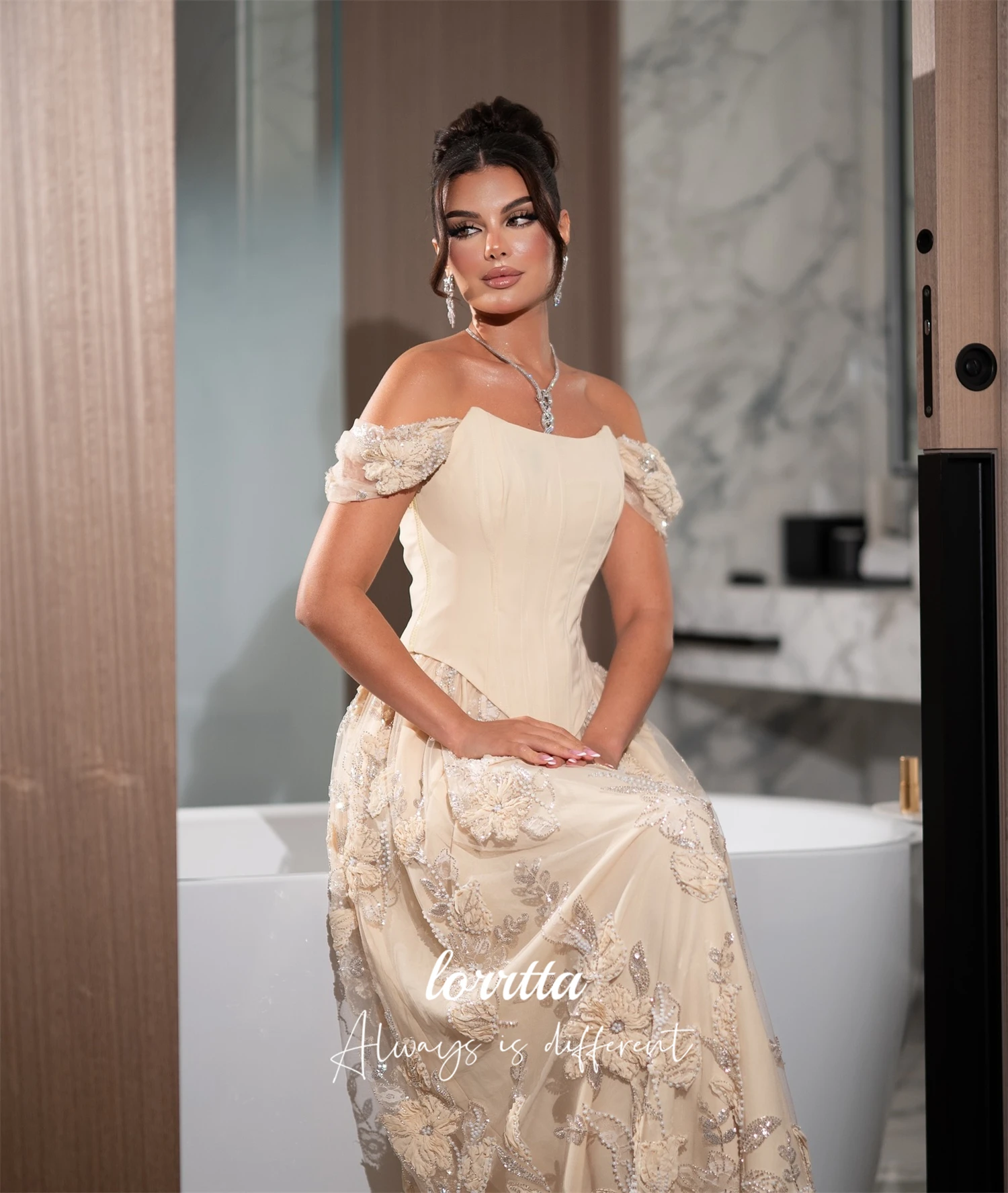 فستان Loretta للحفلات المخصصة لفساتين ضيوف الزفاف، فستان أنيق للمناسبات الخاصة، فساتين نسائية أنيقة، سهرة نسائية 2025