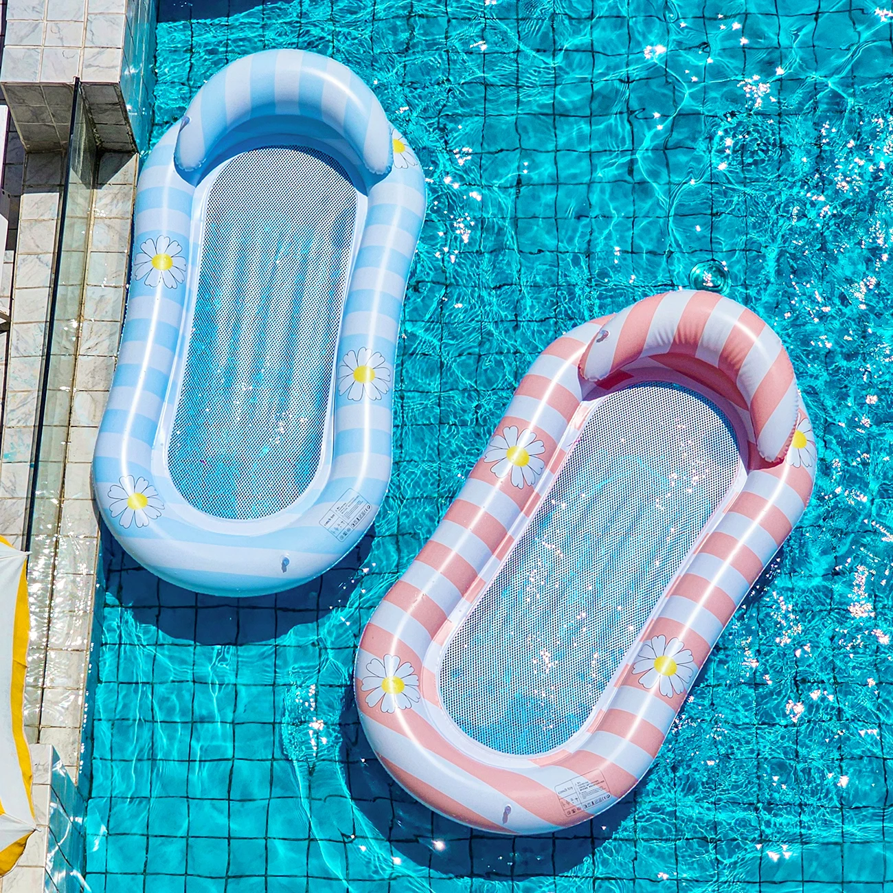 Rede portátil inflável de pétalas de flores, tapete flutuante obrigatório para água de verão para relaxamento seguro de piscina/praia, 1 peça