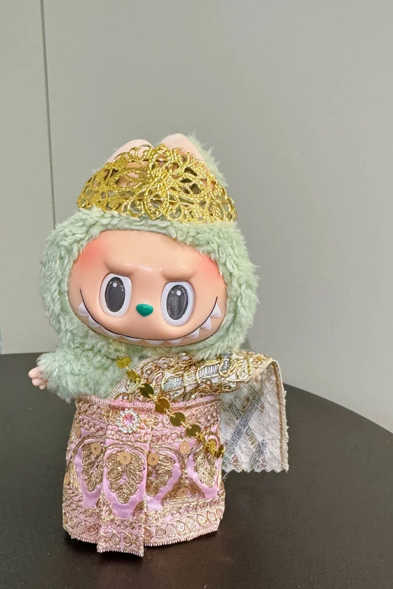 

17cm The Monsters Series Labbu Dai Nationality Clothes Accessories Thailand Clothes Anime Figures Cosplay Clothes surprise gift