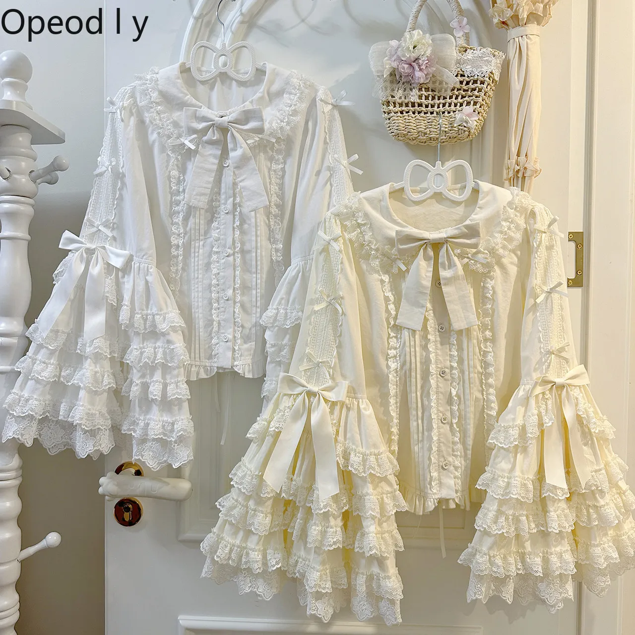 

Japanese Sweet Big Ji Sleeve Lolita Inner Spring and Autumn New Gorgeous Sweet Lace Splicing Long-sleeved Shirt Pure Cotton Top