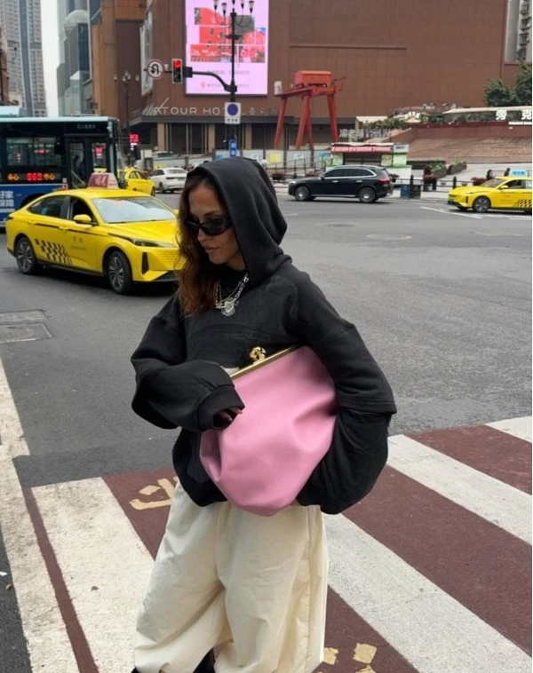 

Vintage Kiss Lock Handbag for Women Large Capacity PU Leather Shoulder Bag