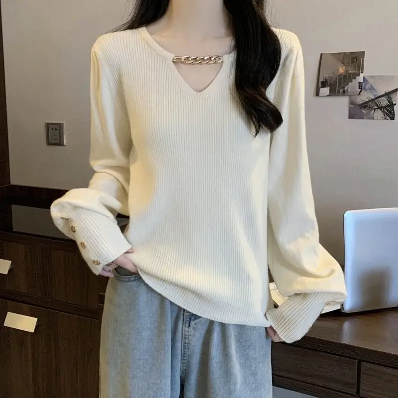 

Women's Long-sleeved Sweater Knitted Sweater Loose Slimming Base Chain V-neck Top
