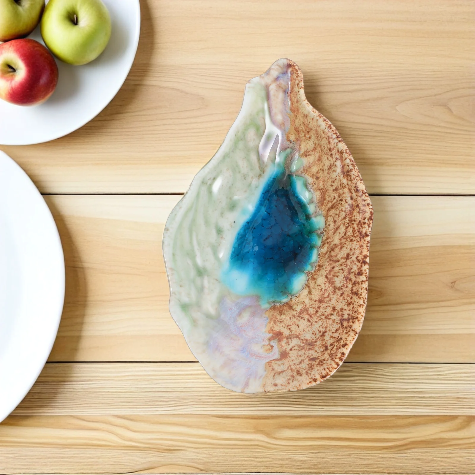 

Oyster Shell Design Porcelain Plate Irregular Shape Multi-Function Food Serving Tray for Fruits Salads Desserts Dining Table