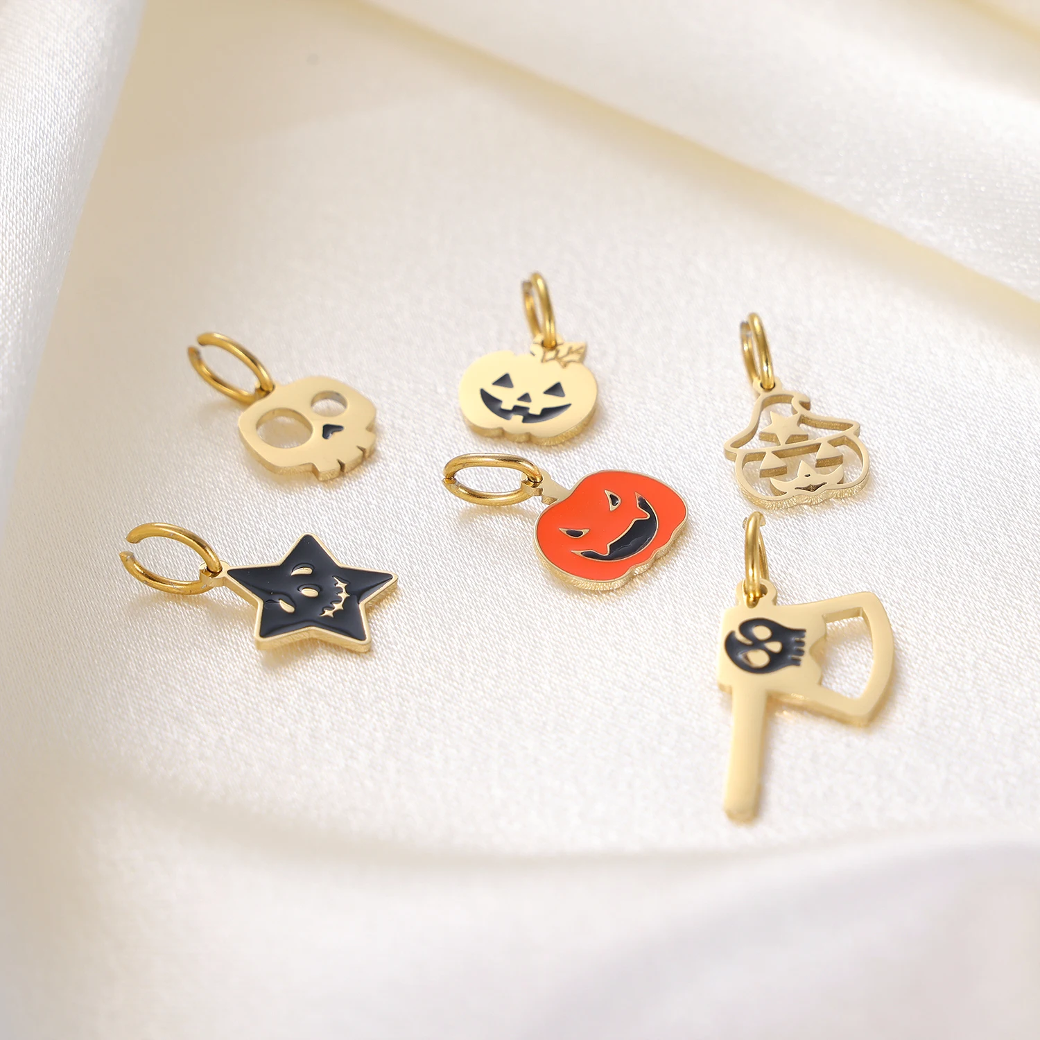 Spooky Season Must-Have: Halloween-Themed Accessory Set - Perfect for Festive Fashionistas