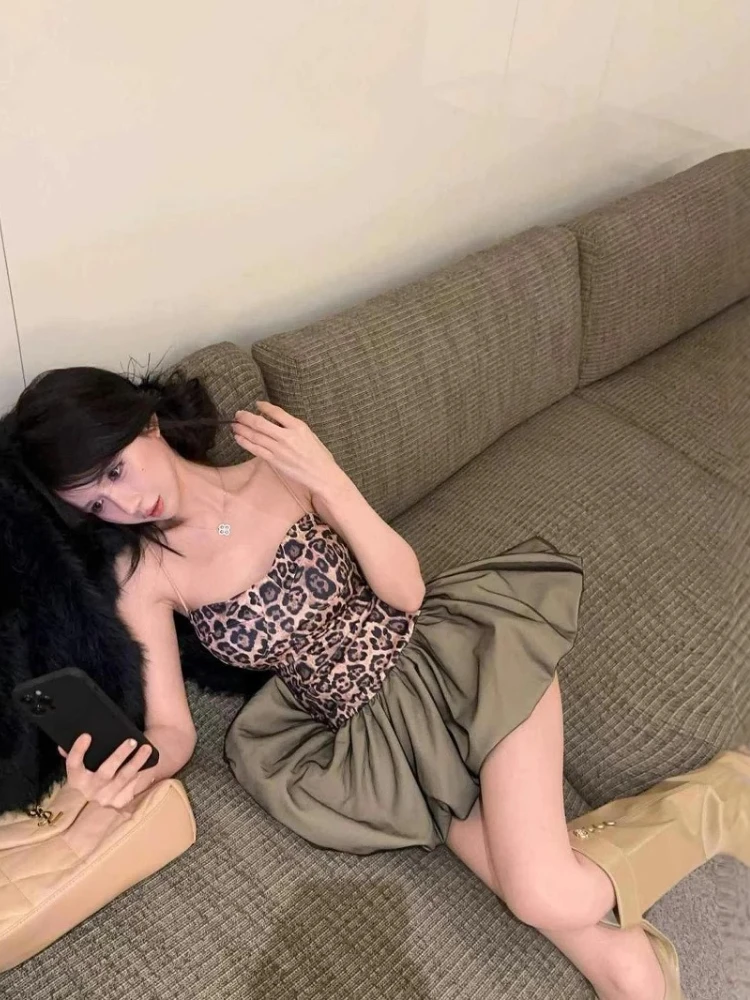 อเมริกันวินเทจชุดเสือดาวพิมพ์ใส่ Blossom พัฟกระโปรงเอวสูง Bodycon สปาเก็ตตี้เซ็กซี่ Chic สาวมินิชุด