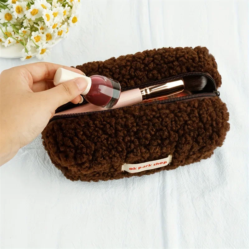 1 Pc Cute Fur Makeup Bag for Women Zipper Large Solid Color Cosmetic Bag Travel Make Up Toiletry Bag Washing Pouch