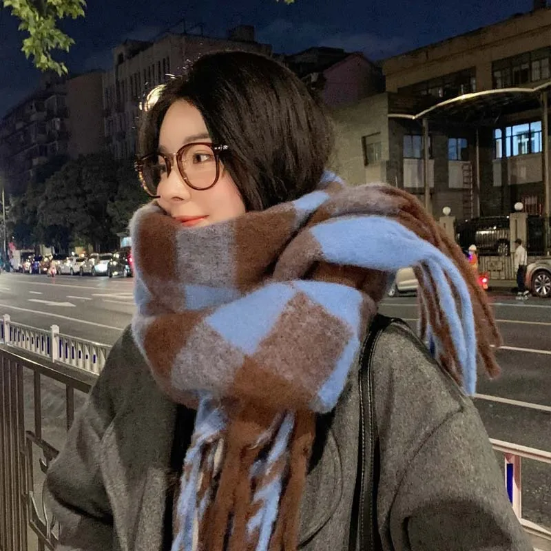 High-level Sense Plaid Scarf High Quality Girl Windproof Fashion Student Couple Vintage dual-use Bib 24W031