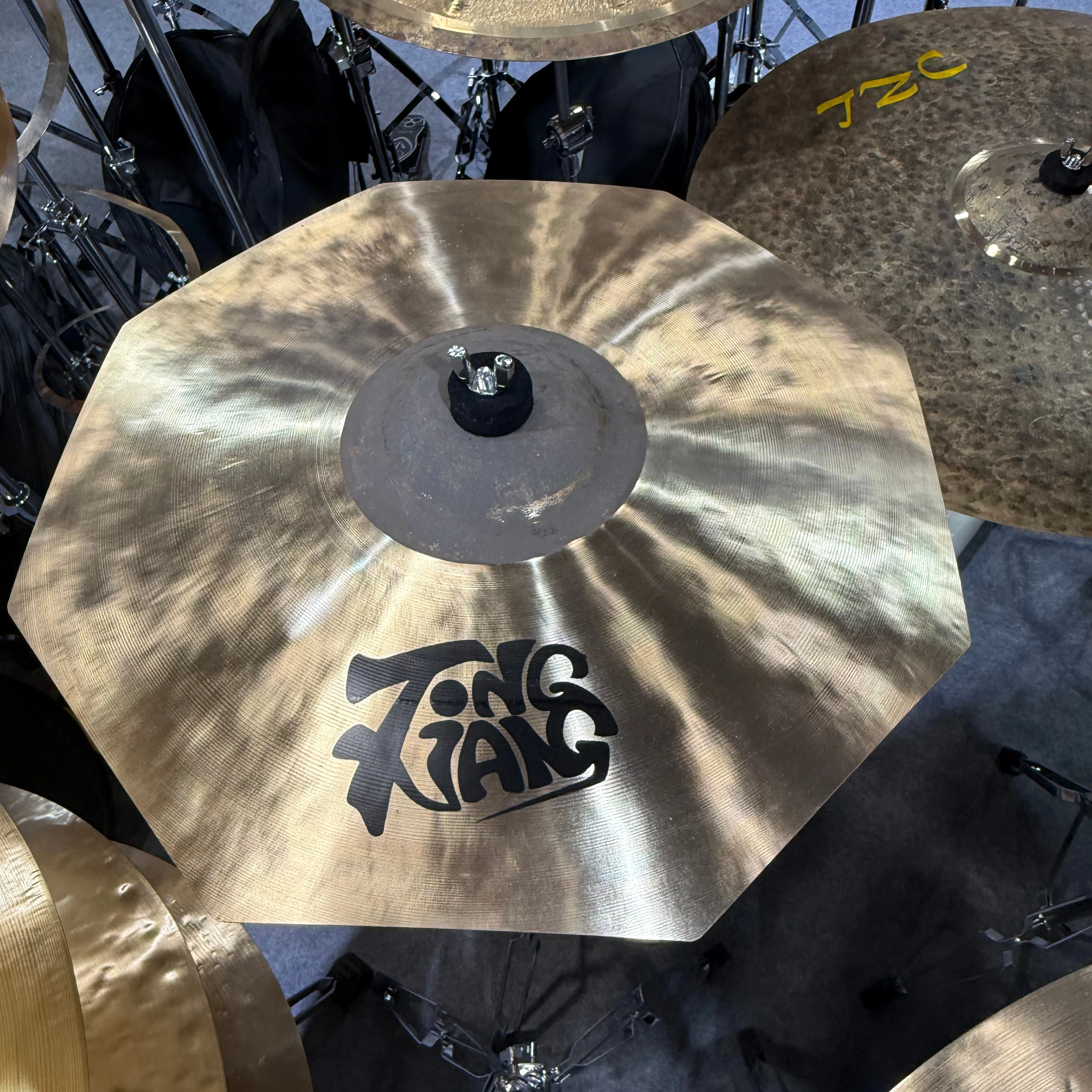 

Tongxiang B20 Bronze Octagon Cymbal 16inch Effect Cymbal For Drummer