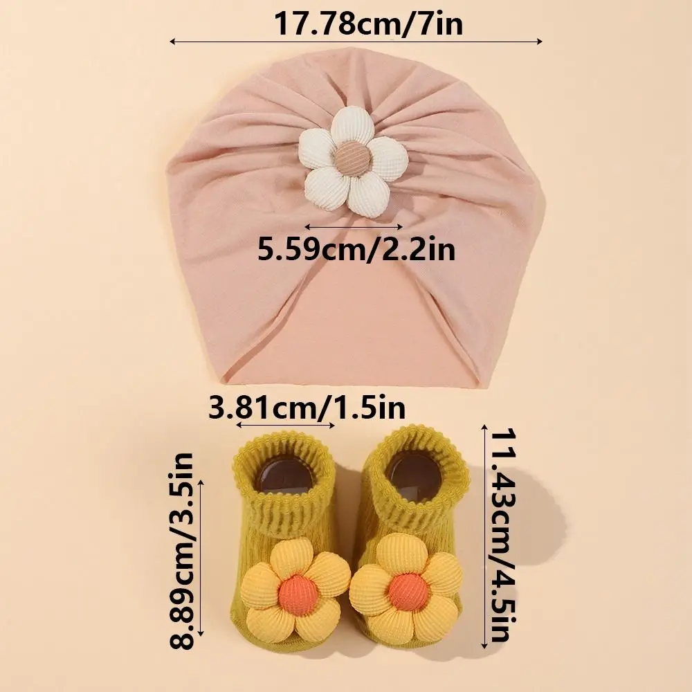 Süßes Baby-Mütze-Socken-Set mit großer Blume, bequeme weiche Strickmütze für Neugeborene mit Socken, rutschfestes, atmungsaktives Säuglingssocken-Set