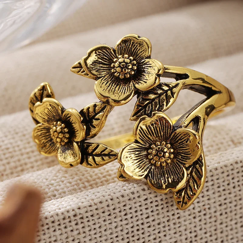 Ladies' Unique Forest Vintage Ring Carving Flowers Leaf Shapes Artistic Style Metal Ring Daily Casual Party Vacation Jewelry