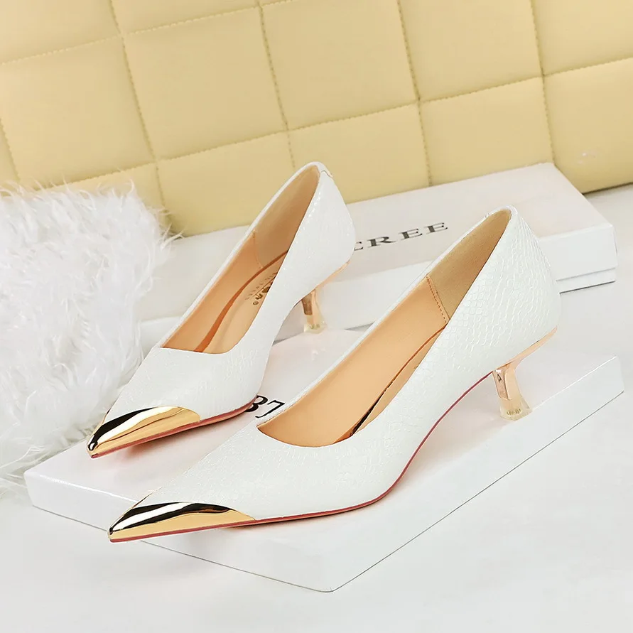 

Fashion Style Banquet Women's Shoes With Shallow Metal Toe And Sequin Fabric Snake Pattern Single Shoe Women Pumps туфли женские