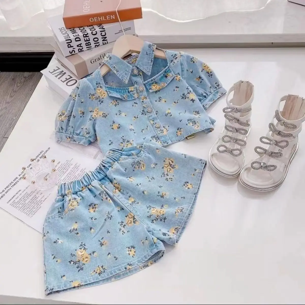 

Kids Girls Set Summer Korean Mesh Denim Shorts Paired With Printed Summer Clothing Floral Short Sleeved Childrens Two-Piece Set