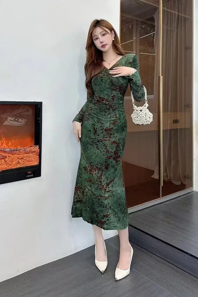 2024 Autumn Winter New Celebrity Vintage Print Long-sleeved V-neck Slim Long Midi Dress Bodycon Party Club