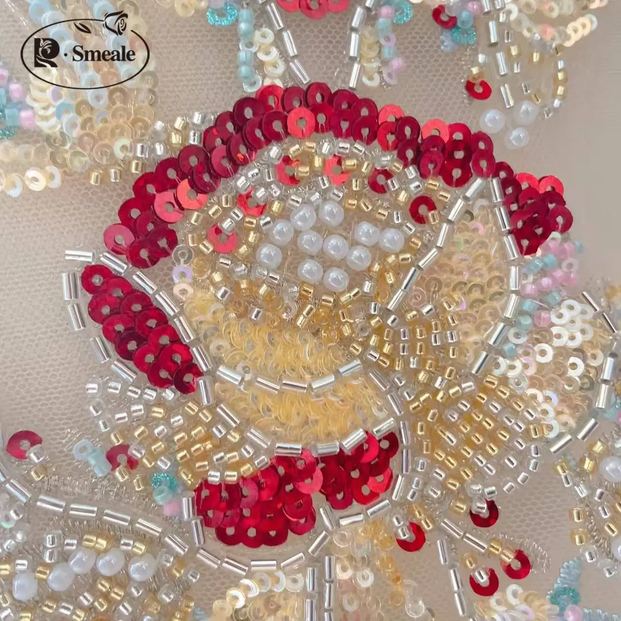42*32cm. Mehrfarbige, perlenbestickte Spitzenblume. Glänzende Tanzkostüme und Kopfbedeckungen. Applikation für Kinderkleidung. RS24638 – Detail 3