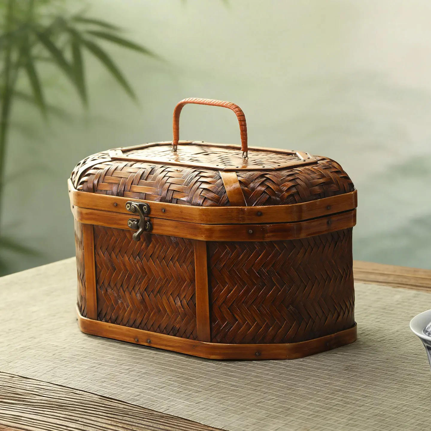 Bamboo lacquer tea set storage box, cosmetic storage box, antique jewelry box with lid.