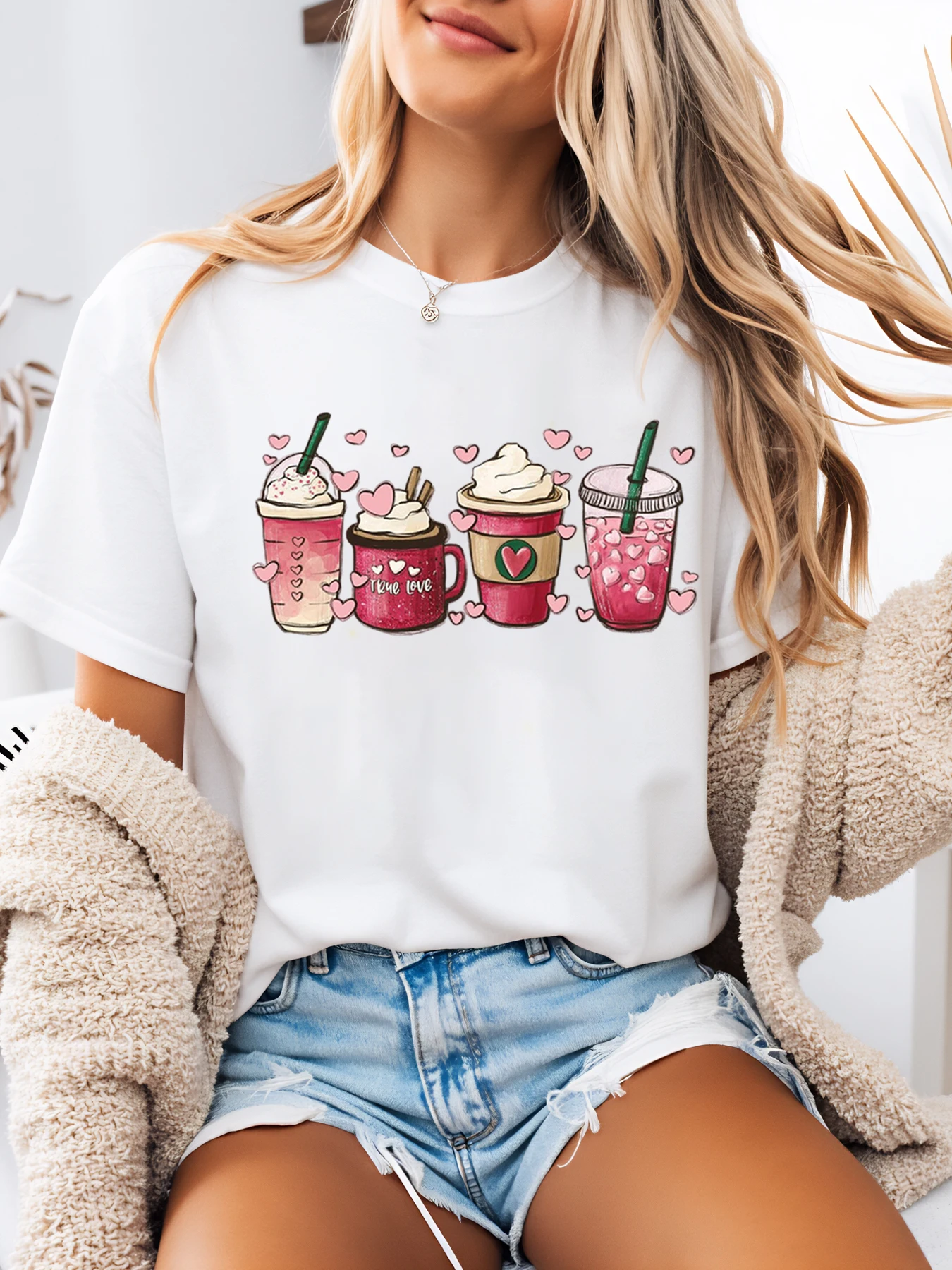 

Love Drink Cup Pattern Valentine's Day Women's T-Shirt Casual Outfit for Girls Daily Wear White Plus-Size