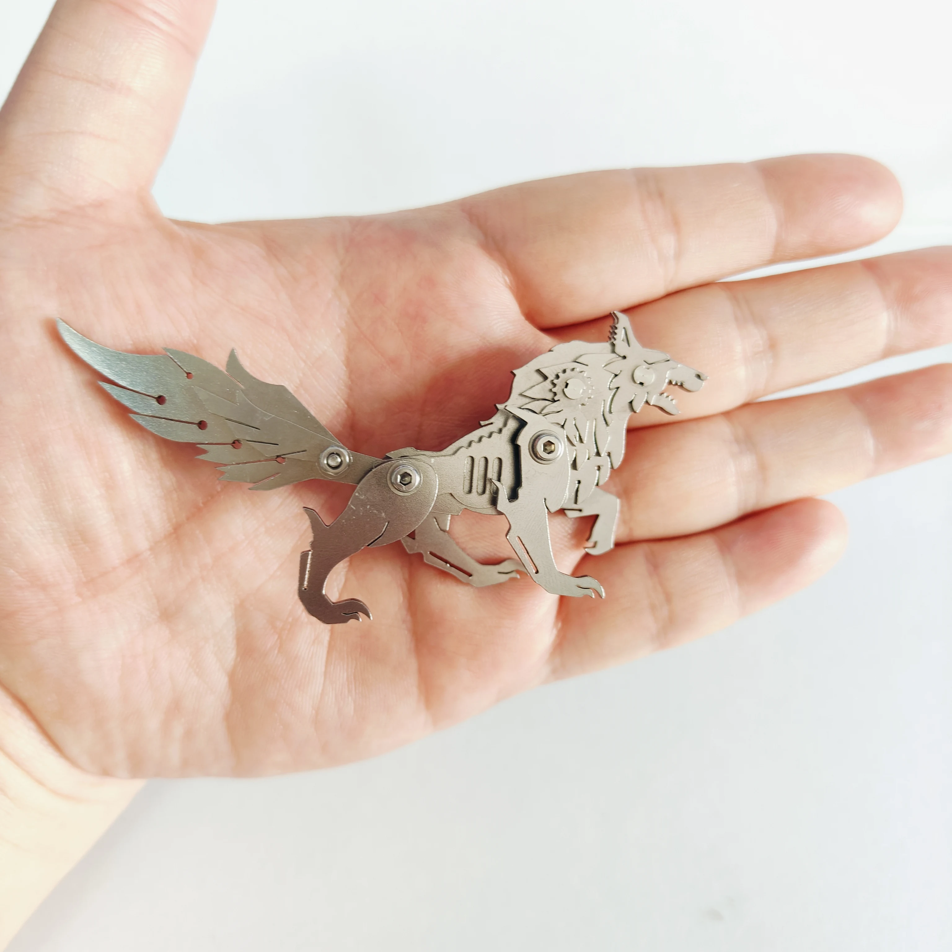 MOKR Little Wolf Puzzle in metallo 3D Giocattolo per bambini Formazione educativa Regalo di compleanno di Natale Figurina modello artigianale fai-da-te