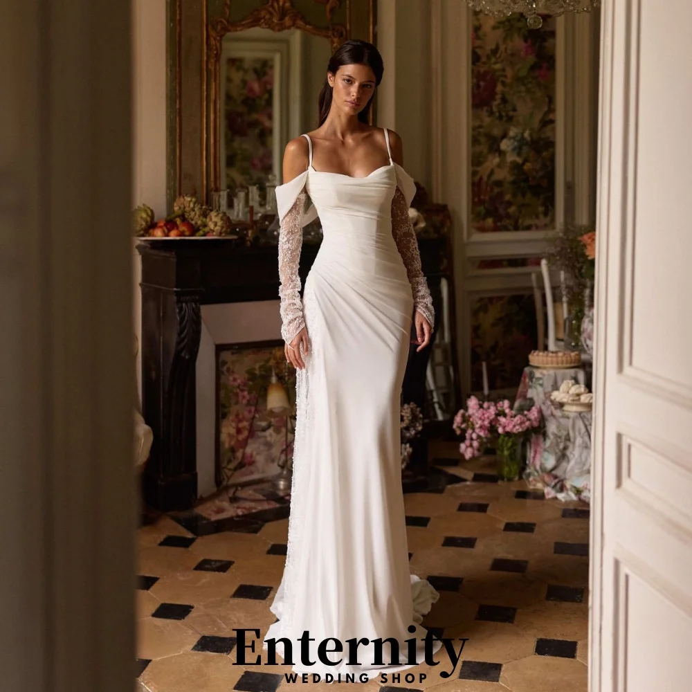 

Customized Elegant Scoop Neck Half Sleeve Wedding Dress Charming Lace Applique Bridal Gown for Women with Spaghetti Strap