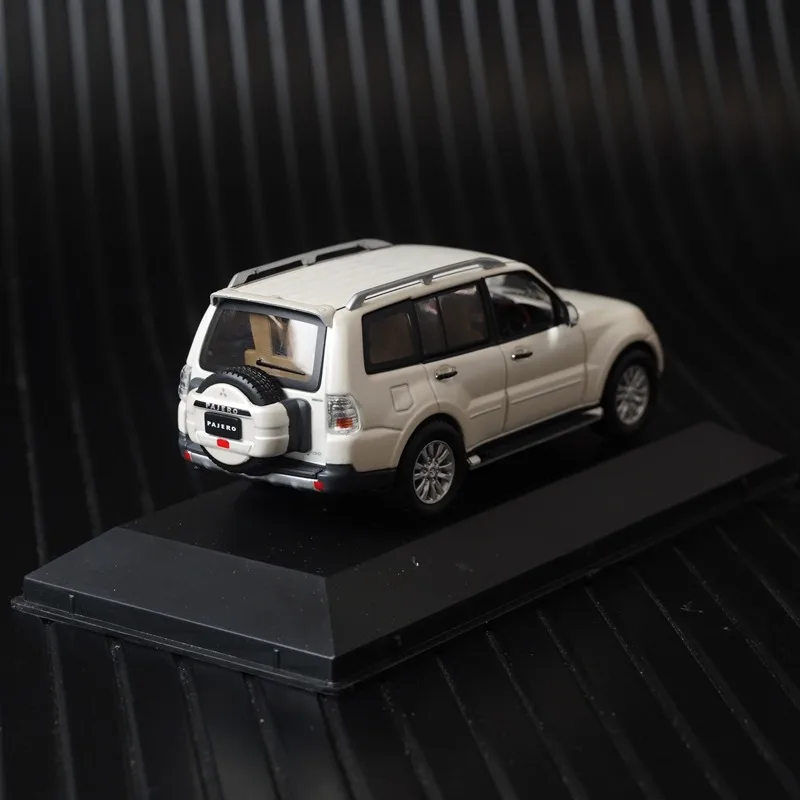 1:43 Scale 4WD Alloy Car Model Decoration Collection Ornaments