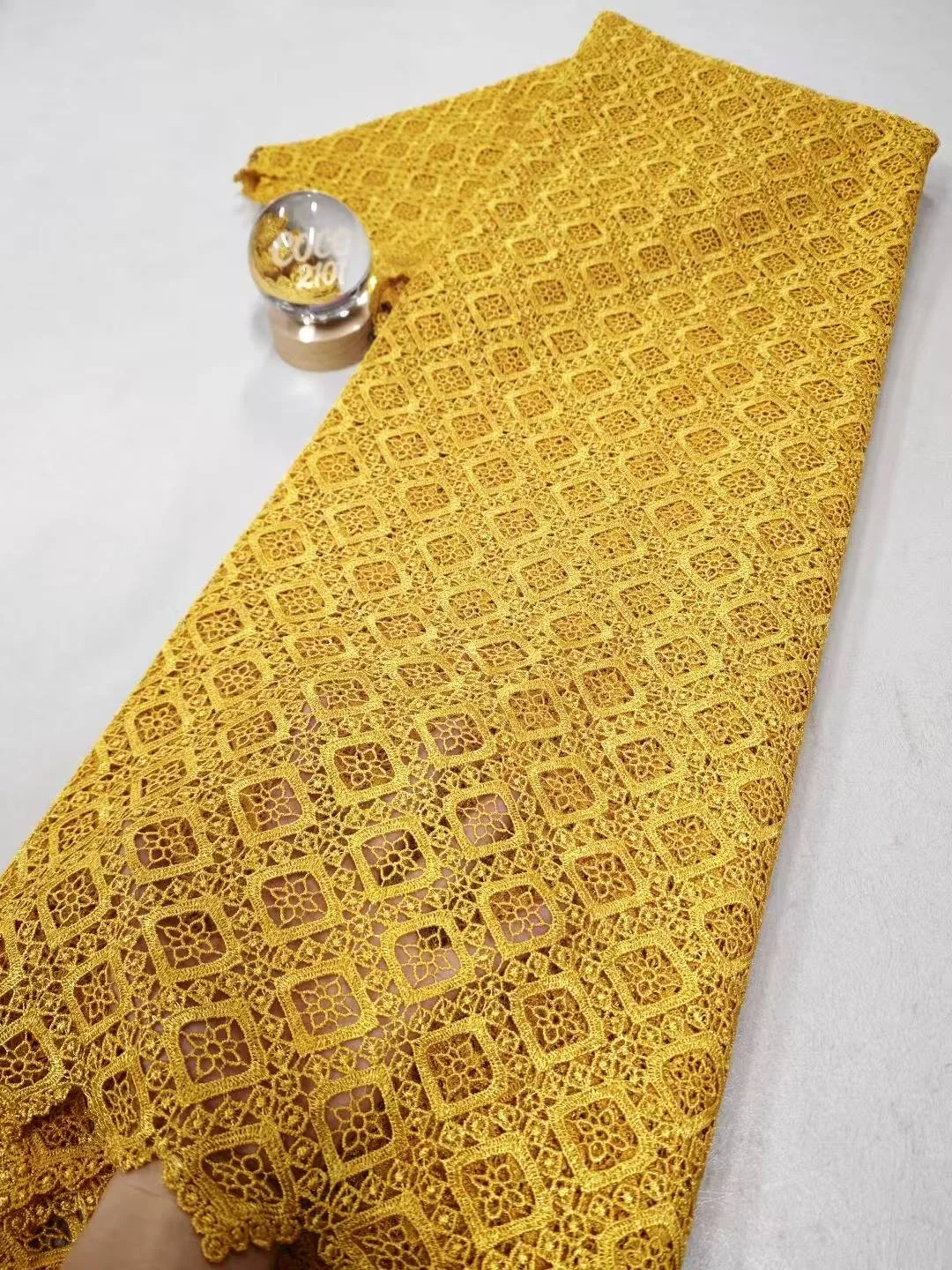 

Африканское нигерийское кружевное полотно из тюля, высококачественный хлопок для свадебных и праздничных платьев, пайетки для шитья, вышивка, 5 ярдов, XL181,2026