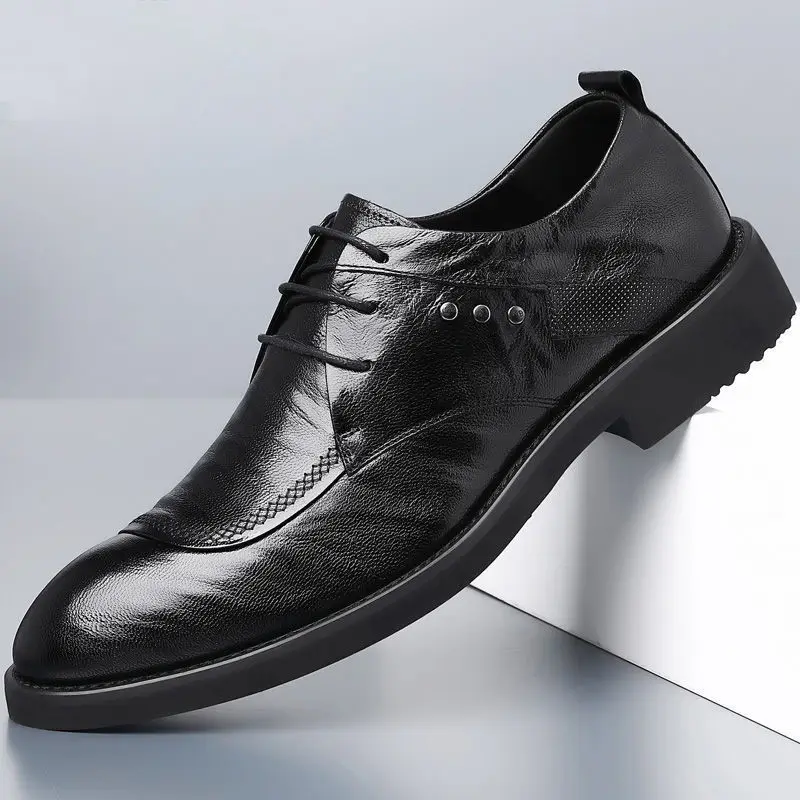 

Осень-зима, черная социальная обувь для мужчин, обувь на низком каблуке с флисовой подкладкой 39, цена, дешевая праздничная одежда, модельные туфли для мужчин