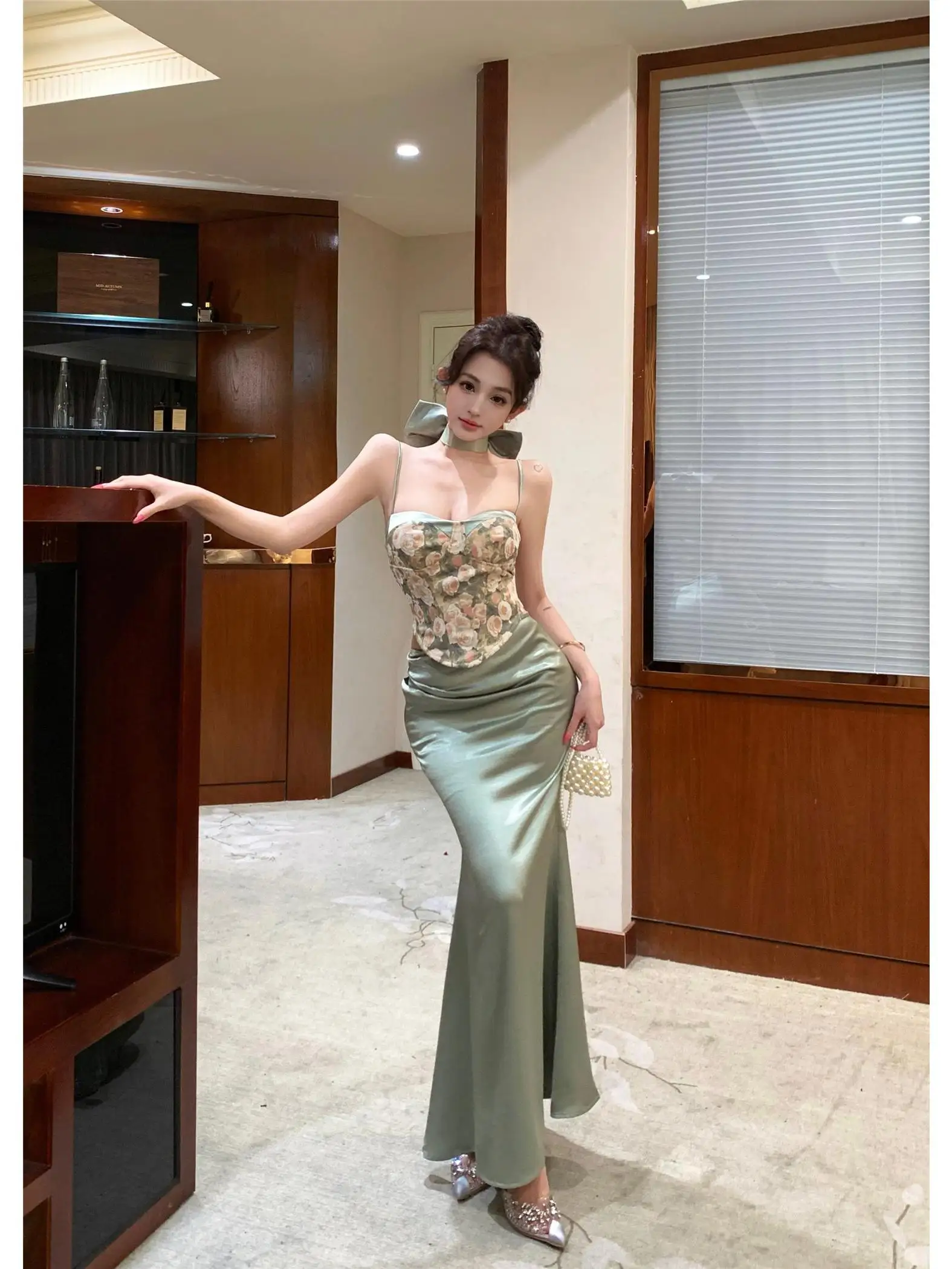 

Sexy Summer Pure Desire Women's High Waist Crop Top And Skirt Set Knot Short Sleeveless Fashionable Two-Piece Suit