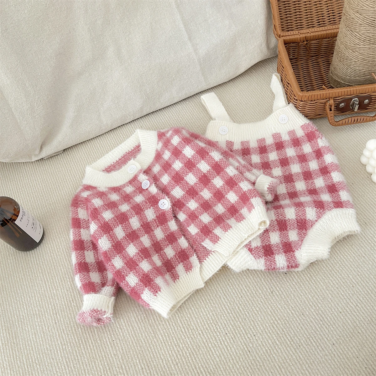 Spring And Autumn Newborn Baby Girls Coat Bodysuits Set Romper Plaid Outfits Long Sleeved Knitted Korean Fashion Soft Casual