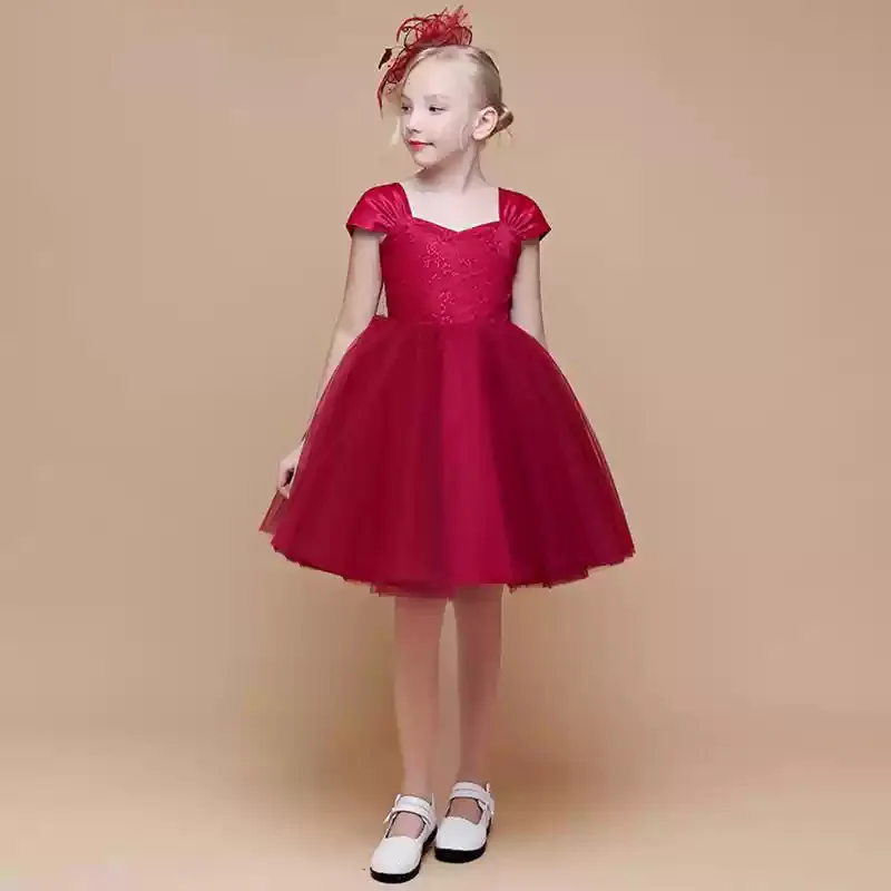 T ulleพัฟกระโปรงลูกไม้เสื้อท่อนบนการออกแบบที่ไม่ซ้ําแขนวัยรุ่นชุดศีลมหาสนิทชุดคอนเสิร์ตขนาดเล็กชุดเพื่อนเจ้าสาว/ที่กําหนดเอง